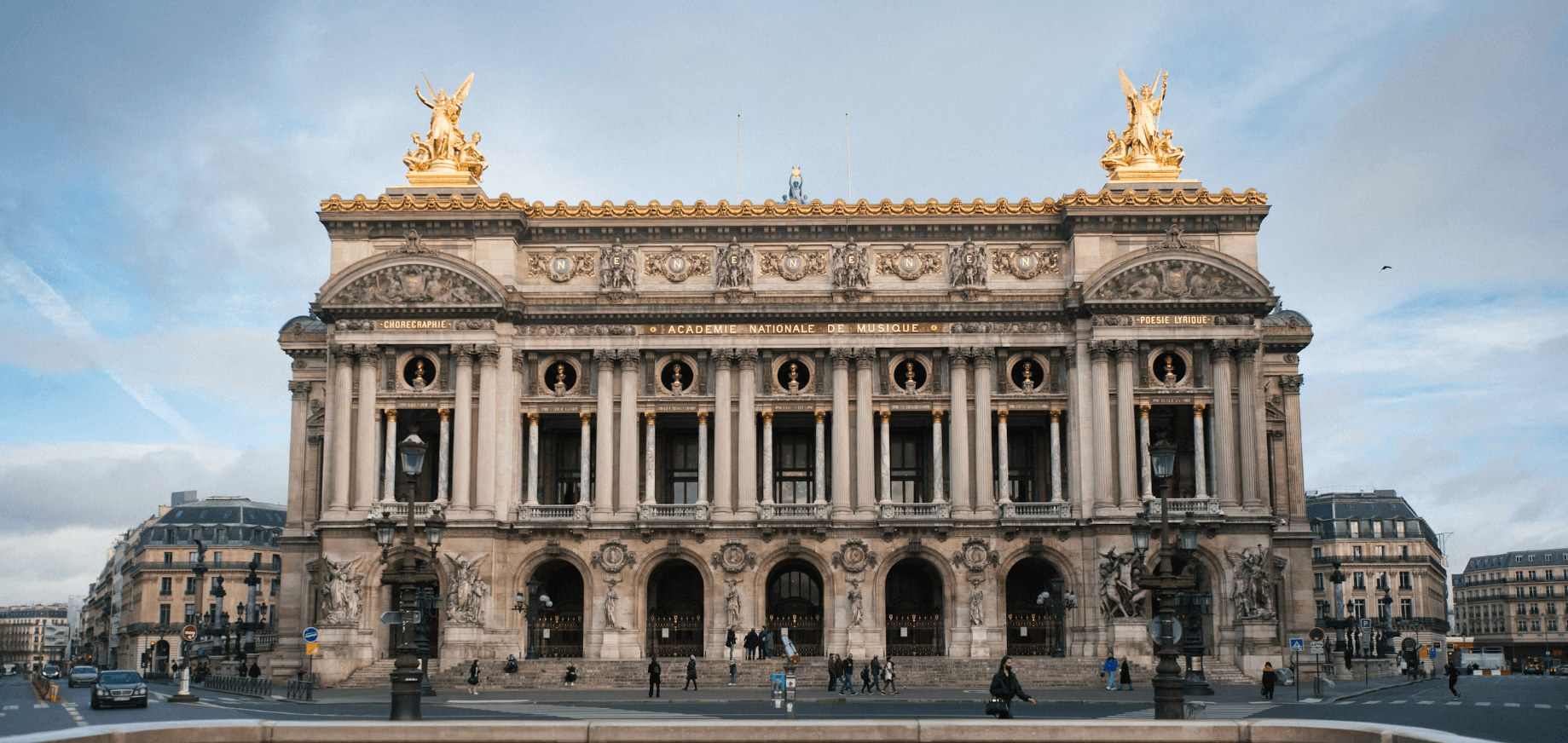 Opéra Garnier : chef-d’œuvre architectural du XIXe siècle, fusion de luxe baroque et d’art lyrique, emblème de la vie culturelle parisienne.