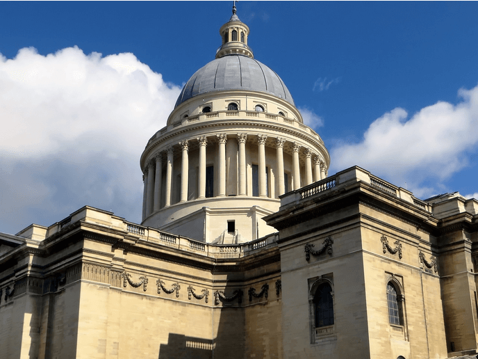 Panthéon : majestueux édifice néoclassique du Quartier Latin, temple républicain dédié aux grandes figures de l’histoire française.